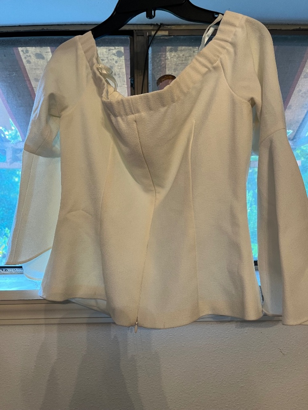 Blouse back zip crepe